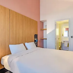 Hotel Brest Kergaradec, Gouesnou